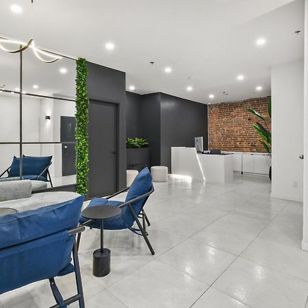 Lift Hotel Montreal Bagian luar foto