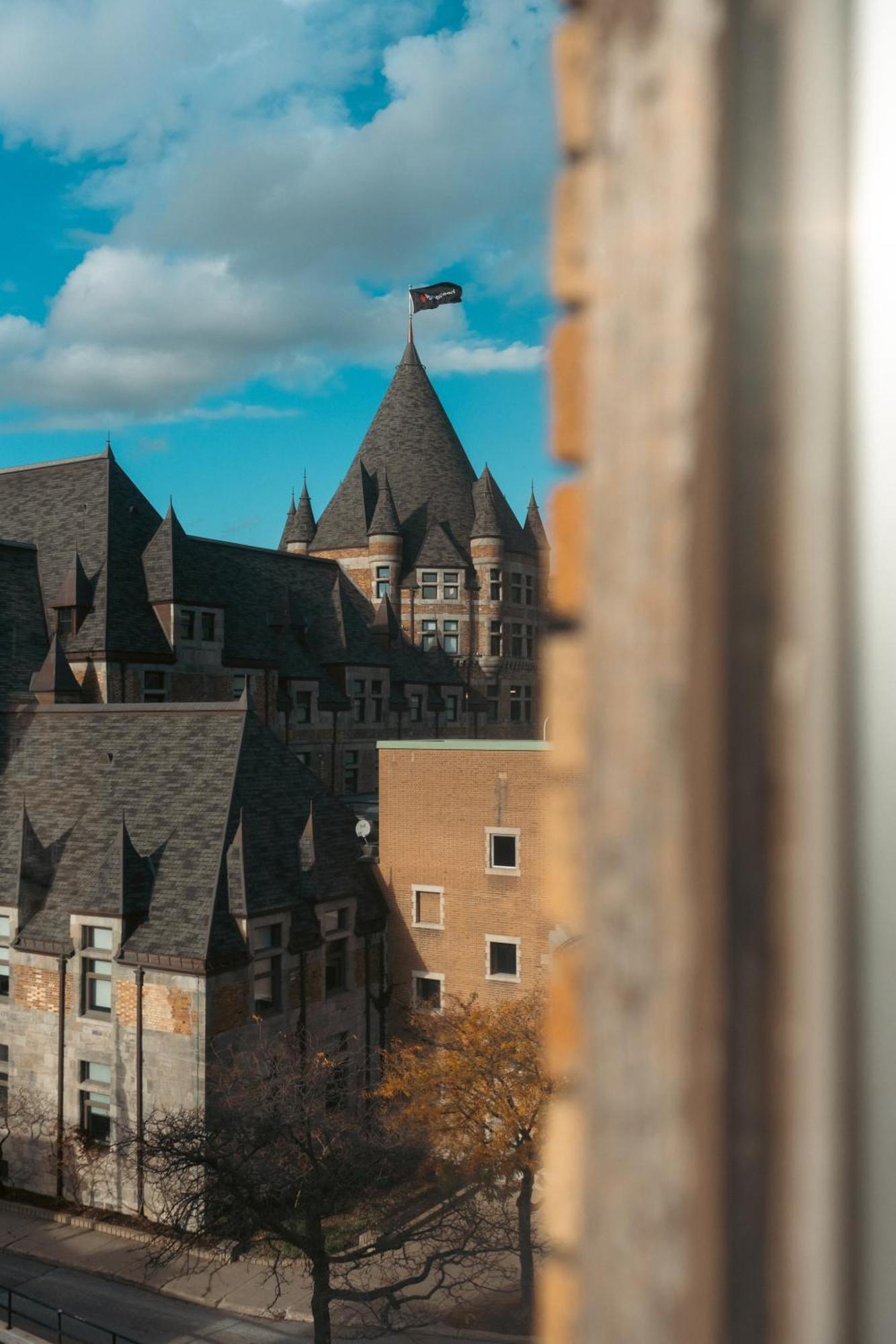 Lift Hotel Montreal Bagian luar foto
