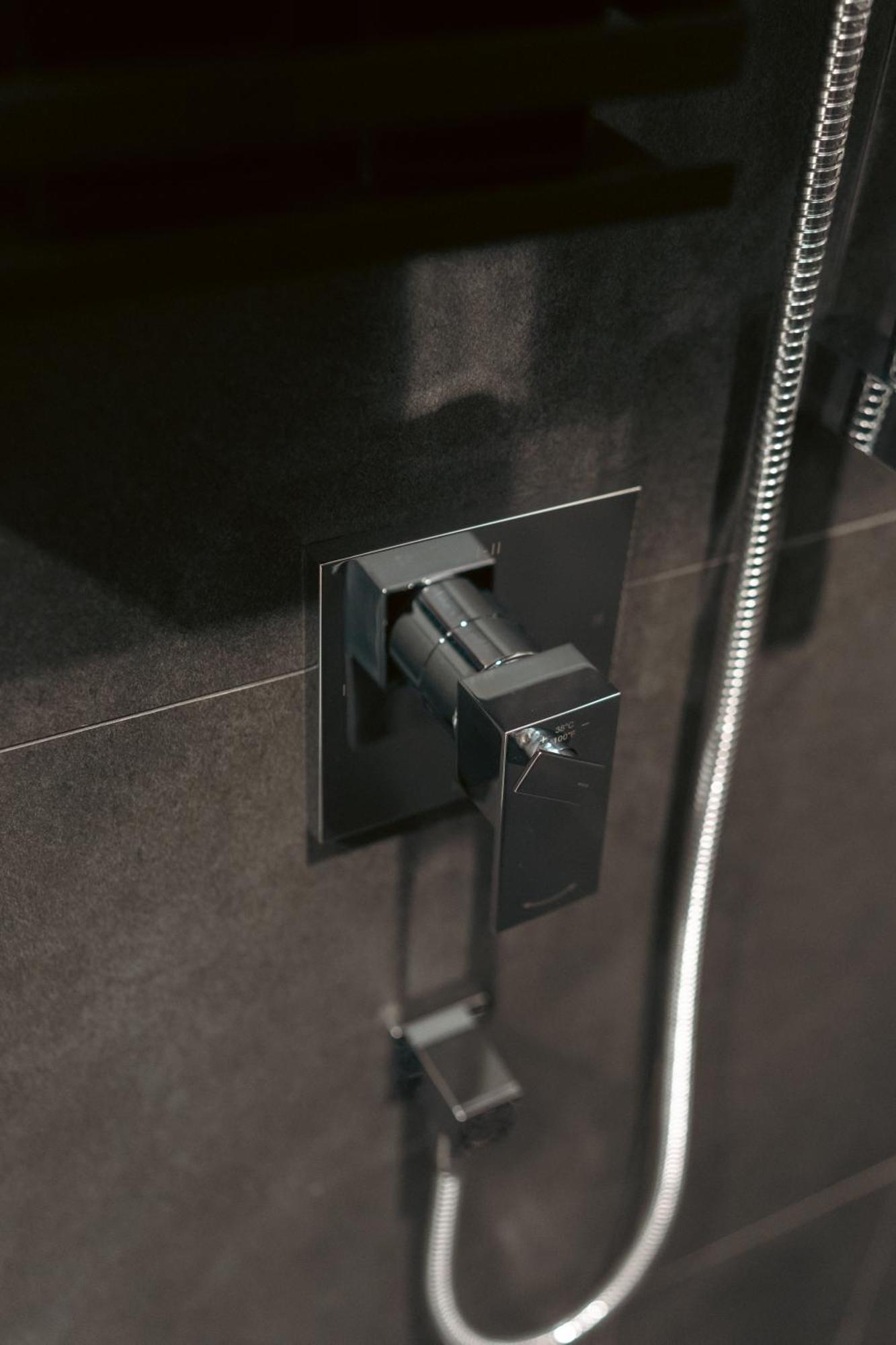 Lift Hotel Montreal Bagian luar foto