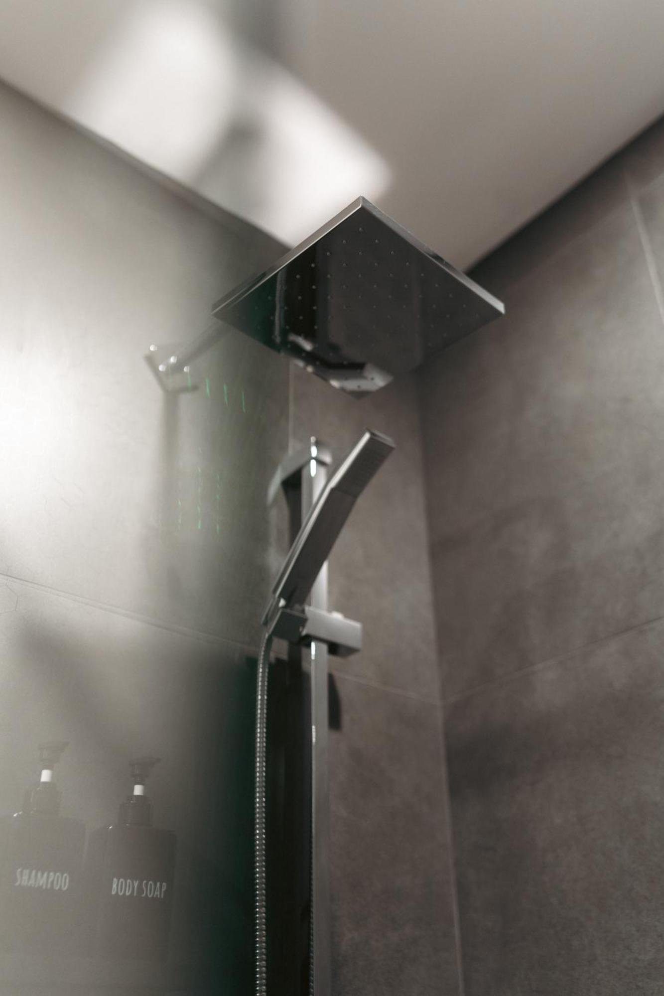 Lift Hotel Montreal Bagian luar foto