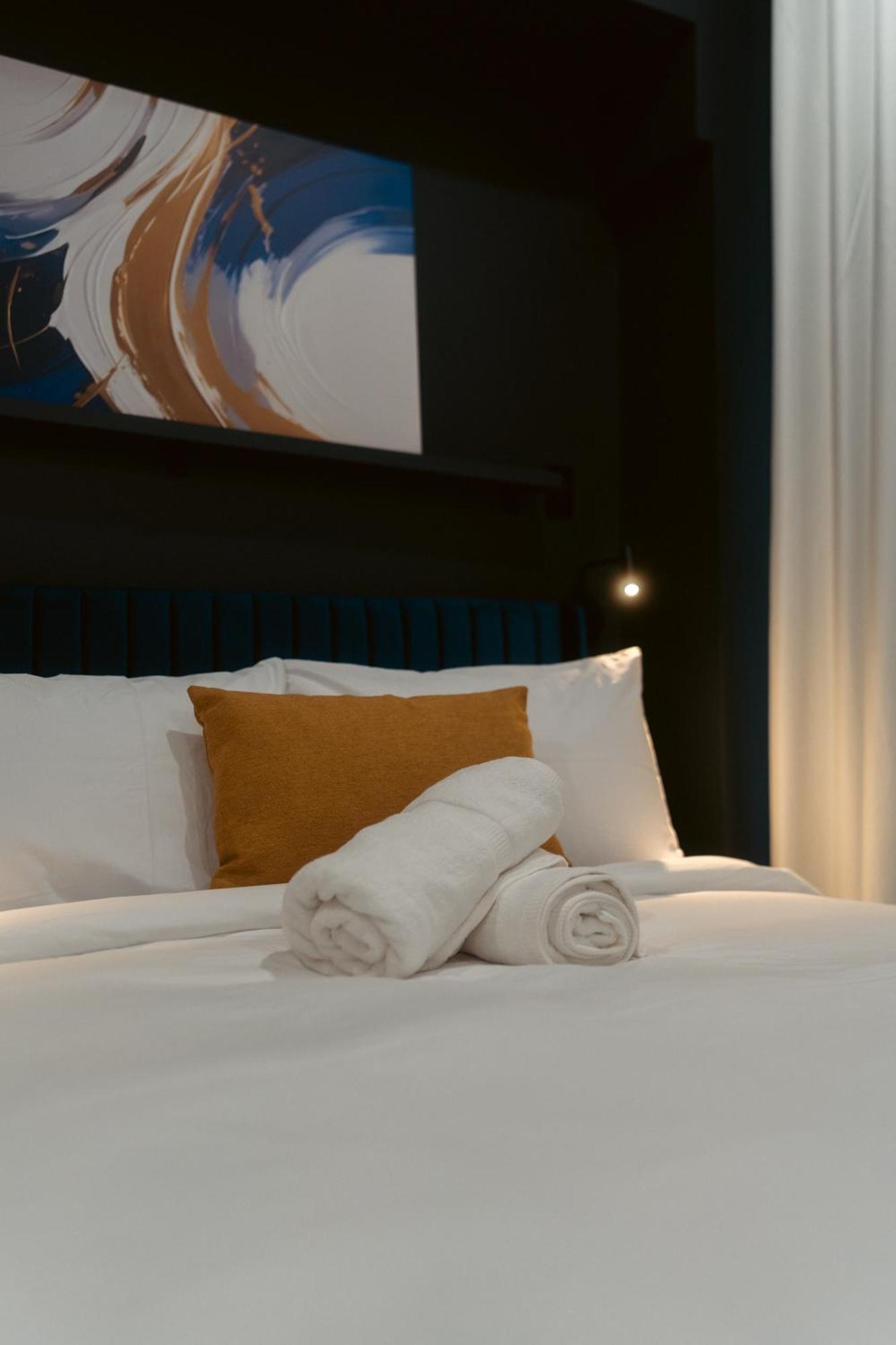 Lift Hotel Montreal Bagian luar foto