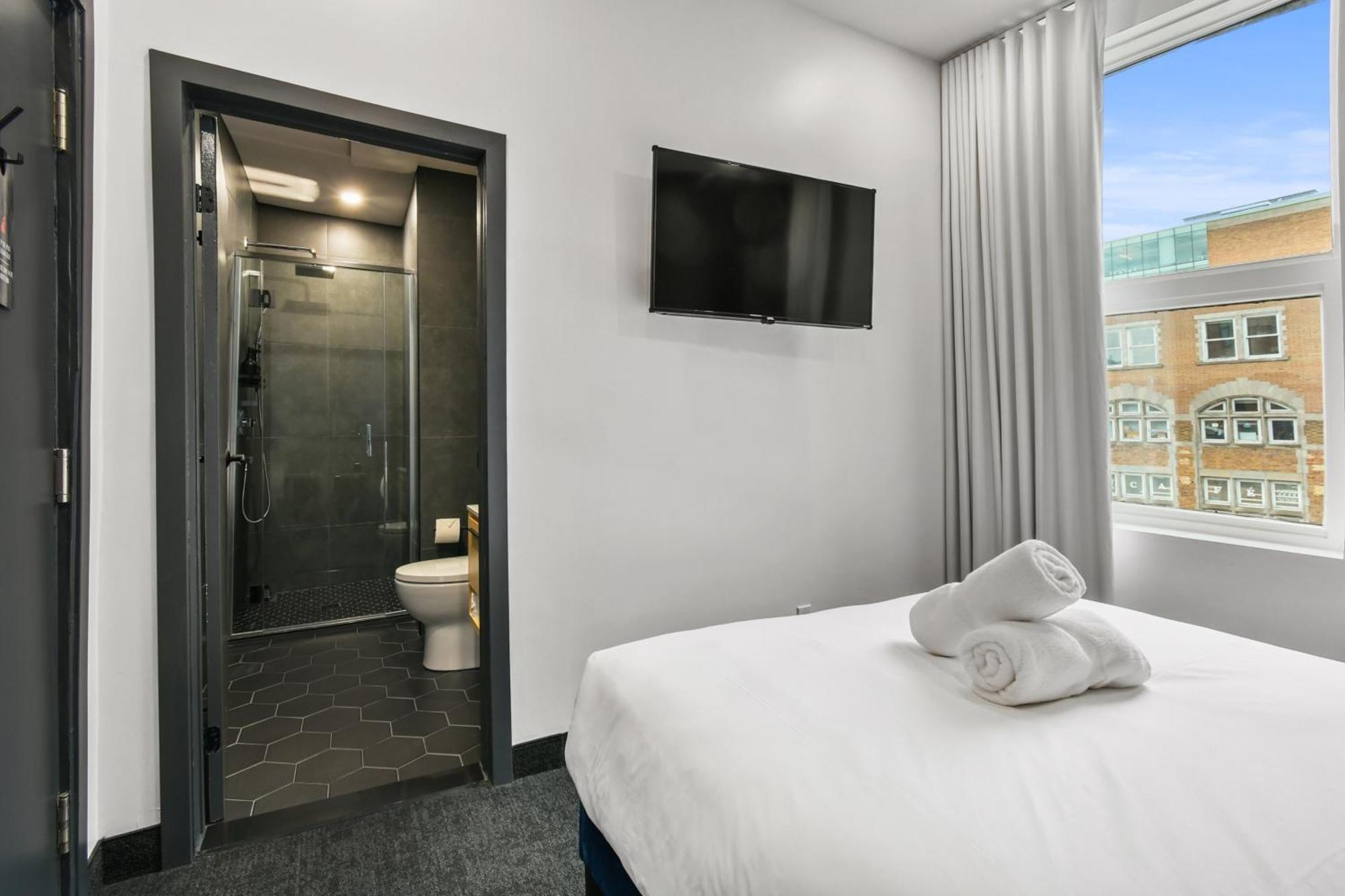 Lift Hotel Montreal Bagian luar foto
