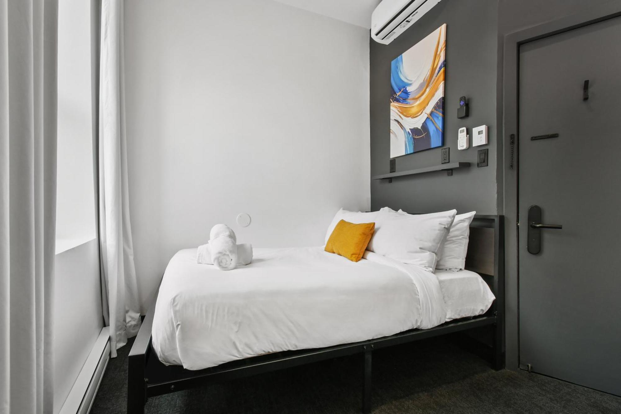 Lift Hotel Montreal Bagian luar foto