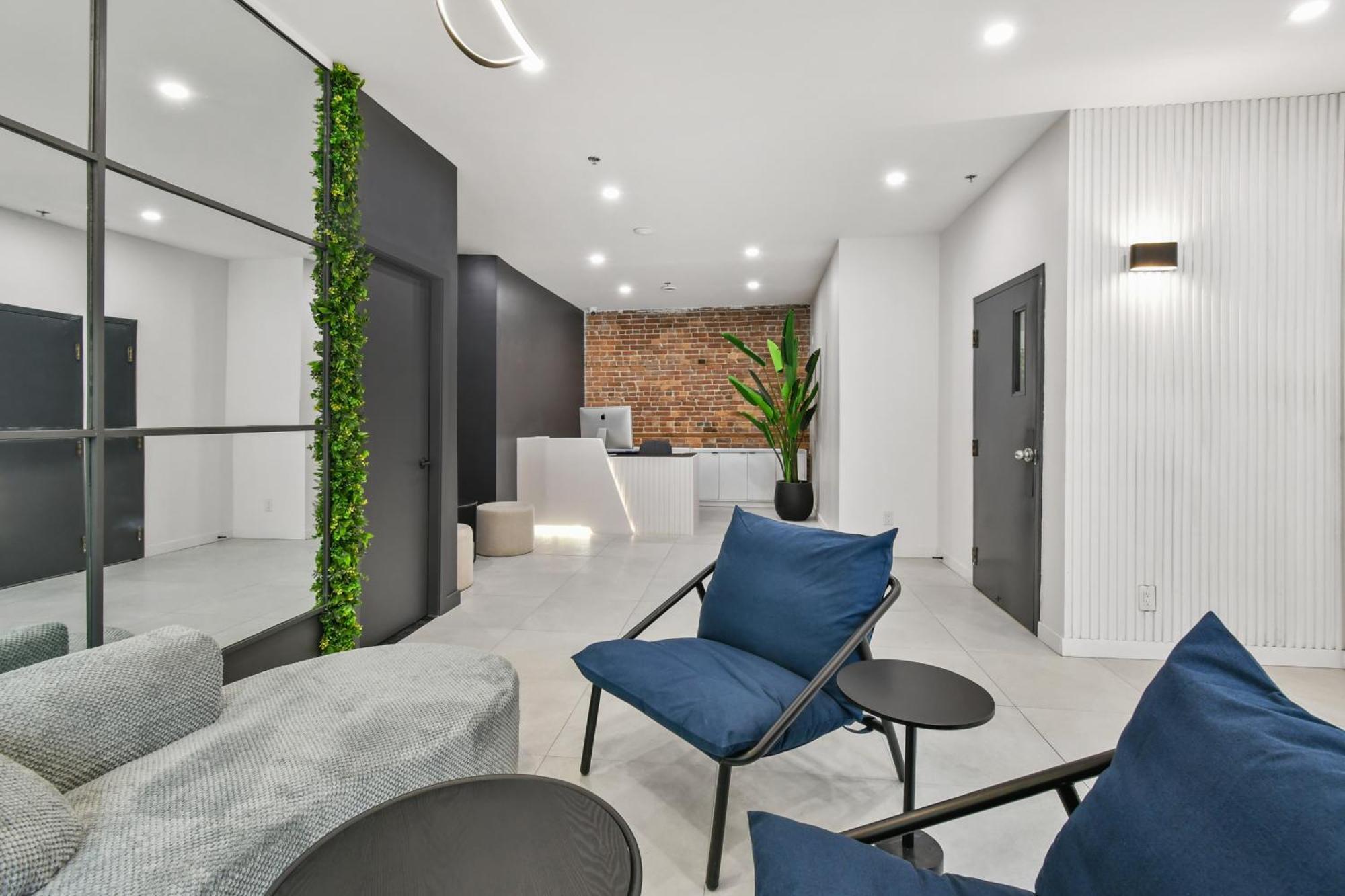 Lift Hotel Montreal Bagian luar foto