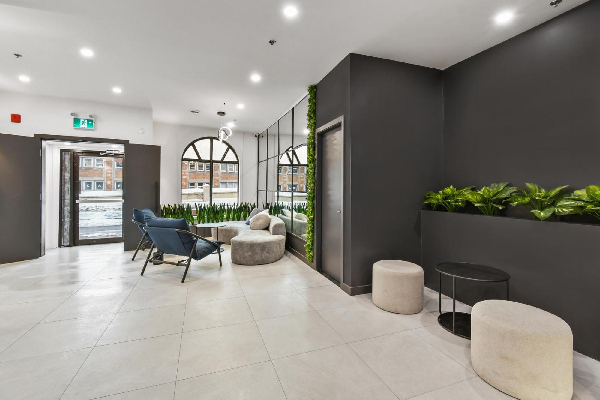 Lift Hotel Montreal Bagian luar foto