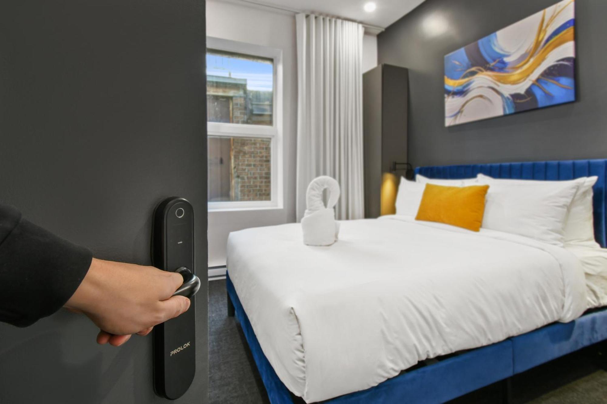 Lift Hotel Montreal Bagian luar foto